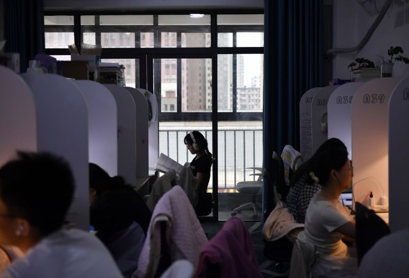 【视频】南昌“考研村”见闻：格子间里 为“上岸”而战的日与夜